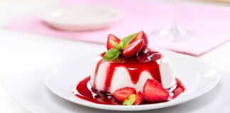 Panna cotta au coulis de fraise