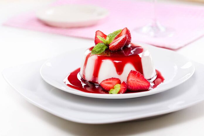 Panna cotta au coulis de fraise