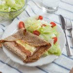 Galette bretonne au chèvre frais et lardons