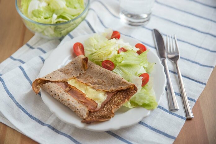 Galette bretonne au chèvre frais et lardons