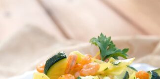 Tagliatelles aux courgettes et crevettes légères