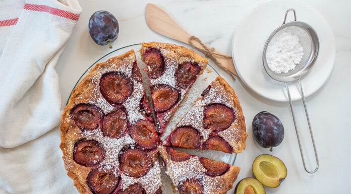 Tarte briochée aux prunes