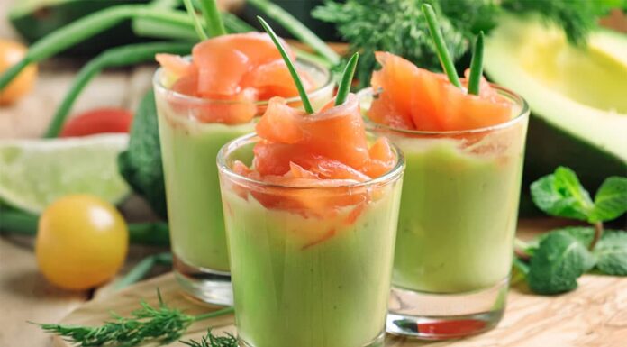 Verrine de mousse d’avocats et saumon fumé