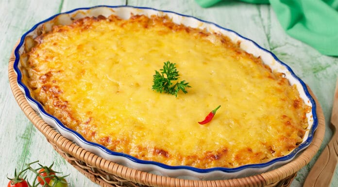 Pommes de terre gratinées à la sauce tomate