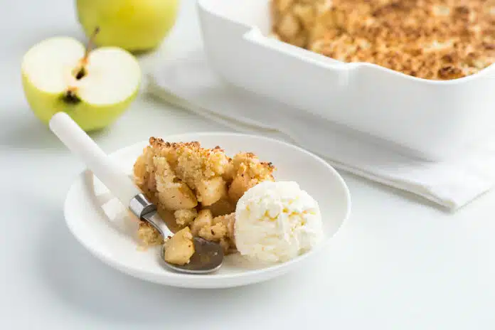 Crumble de pommes et fromage frais