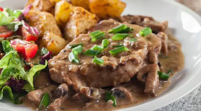 Steak de boeuf à la sauce aux champignons